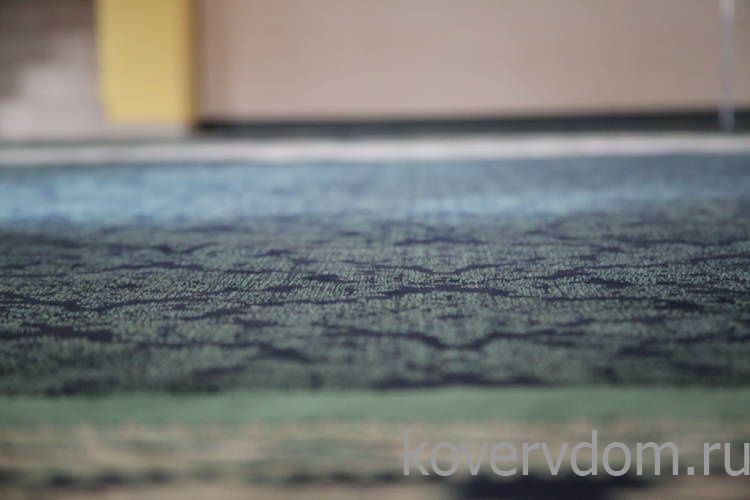 Ковер сшивной с символикой дома отдыха Ковер сшивной с символикой дома отдыха