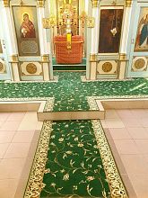 Полушерстяное ковровое покрытие из Беларуси в храм с укладкой в алтарь на солею и дорожка