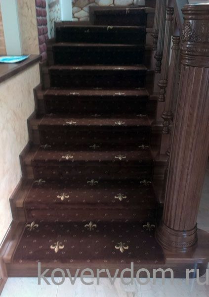 Полушерстяная ковровая дорожка LILIA с укладкой на лестницу